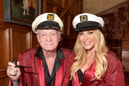 rs_634x862-141229144611-634.Crystal-Harris-Hugh-Hefner-Halloween.ms.122914