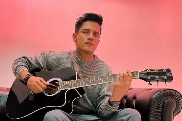 Juan Miguel se adentra en el flamenco con su nuevo sencillo"Borracho y terco"