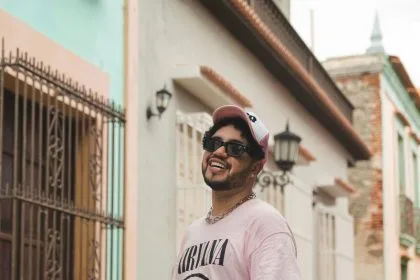 Reggi ‘El Auténtico’ asegura que: “en el mar te ves mejor”