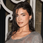 Kylie Jenner sorprende hablando español... ¡con acento venezolano!