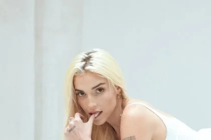 Elena Rose Brilla en la portada de esta afamada revista