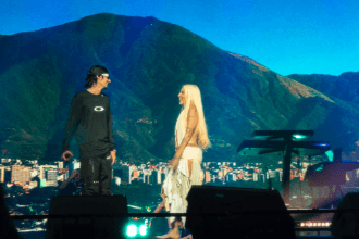 Danny Ocean recibe emotivo homenaje de Elena Rose