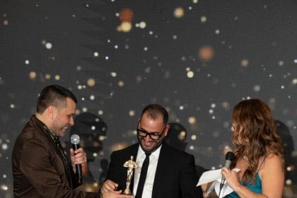 Venezolano Manuel Contreras triunfa en Miami con el Cacique de Oro Internacional 2025