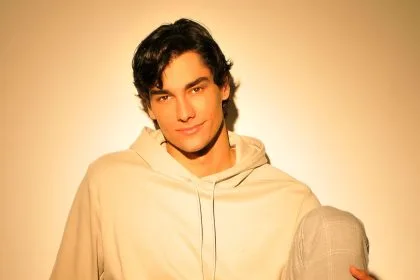 José María irrumpe en la escena musical con “Salte de mi cabeza”